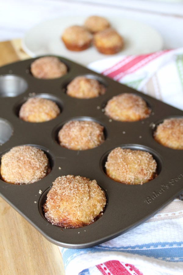 Homemade banana and cinnamon muffins bites