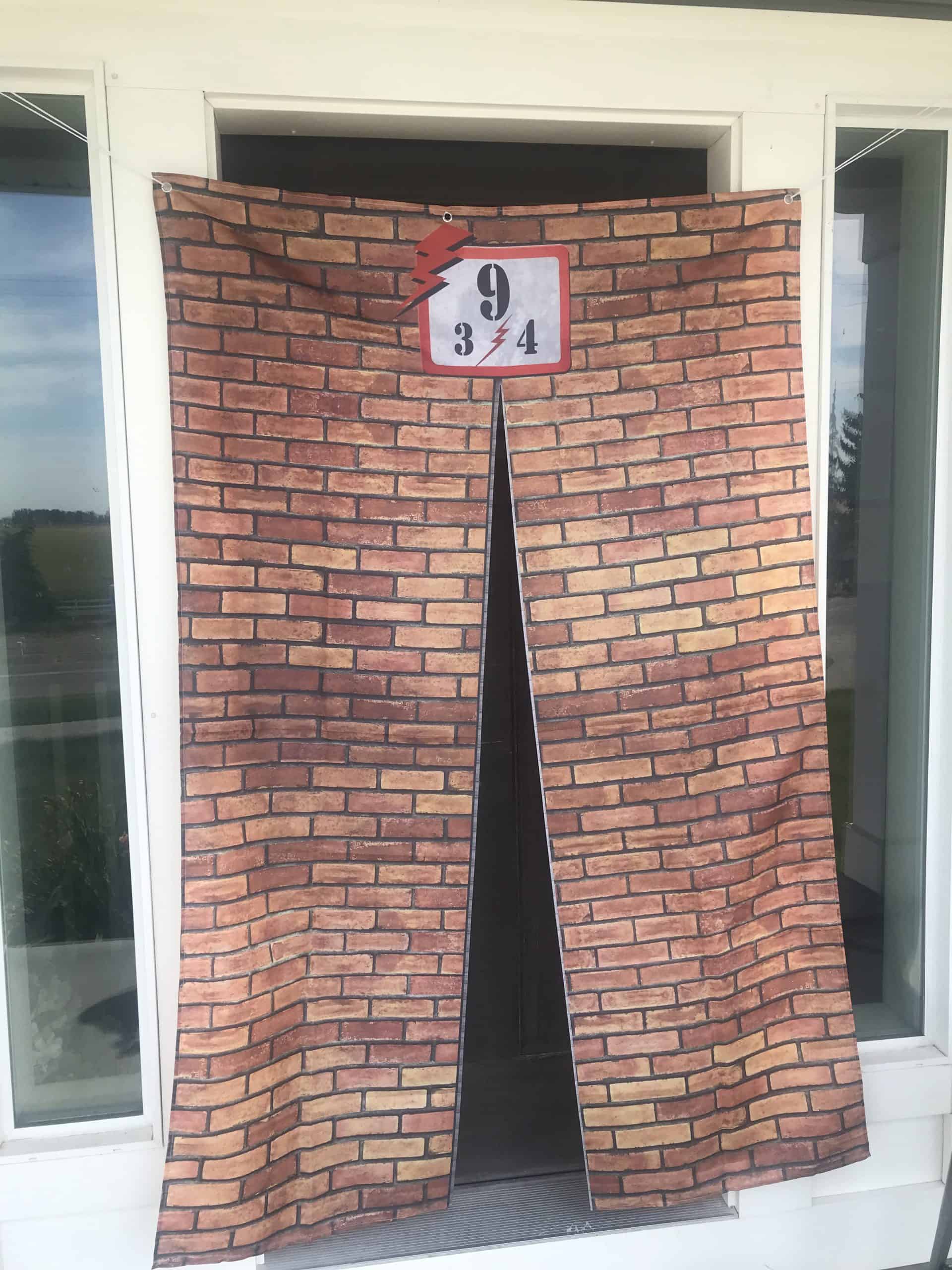 platform 9 3/4 curtain on front door